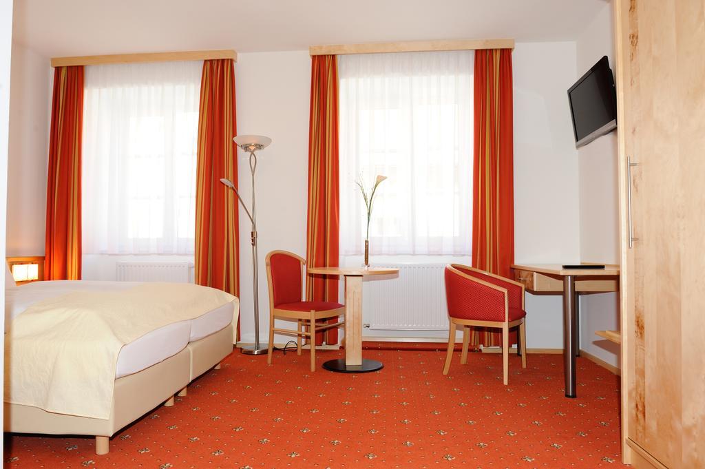 Hotel-Gasthof-Fleischerei - Zur Alten Post Schwanberg Стая снимка
