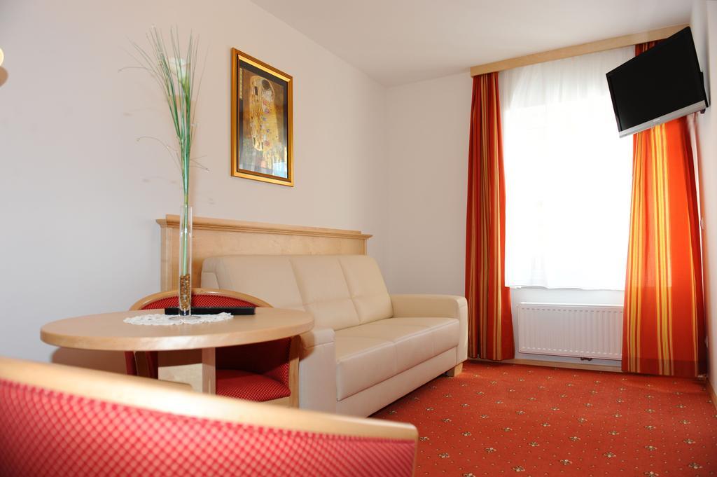 Hotel-Gasthof-Fleischerei - Zur Alten Post Schwanberg Екстериор снимка
